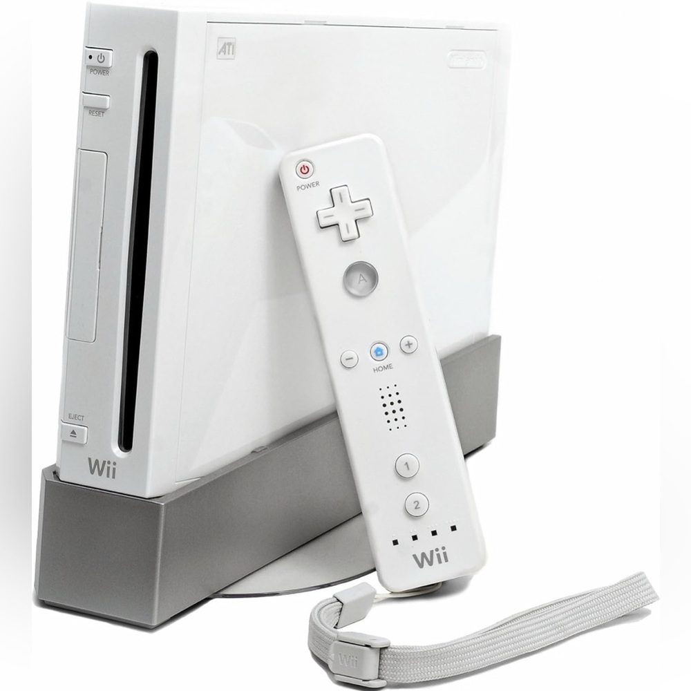 Original Nintendo Wii Console and x2 remotes